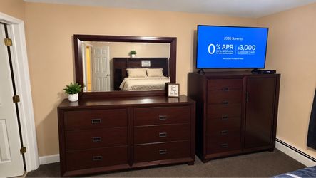 Bedroom set