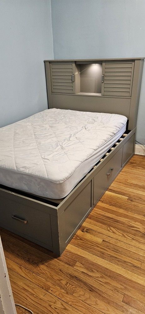 Full size Bed