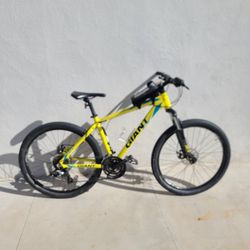 Giant ATX Mountain Bike. Nice Condition. Selling Cheap. $225