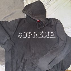 Supreme Sweater Size M