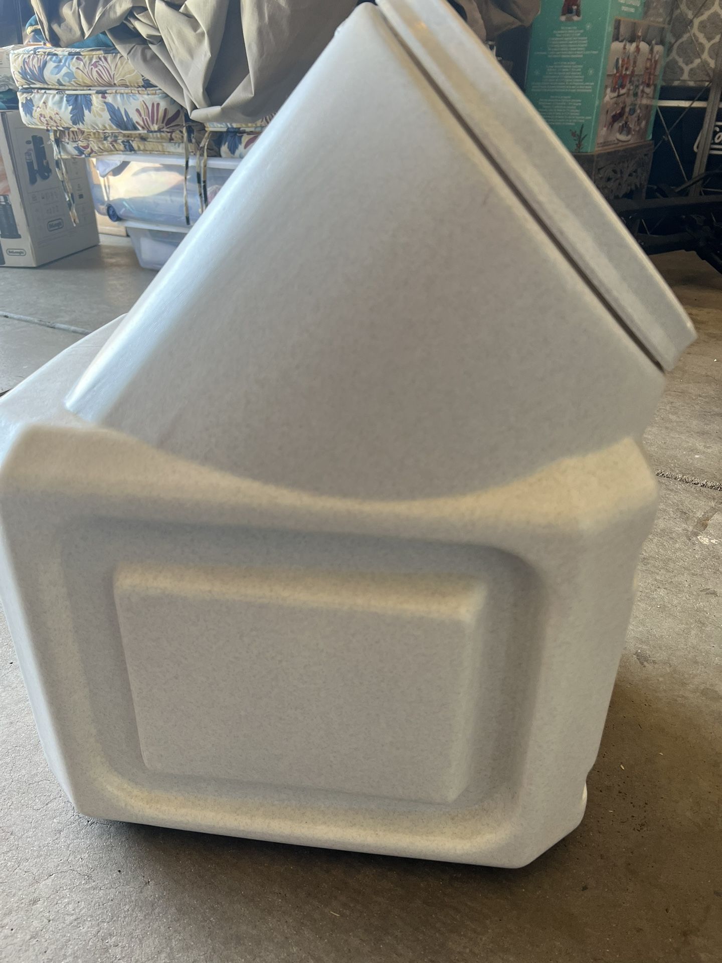Animal Container