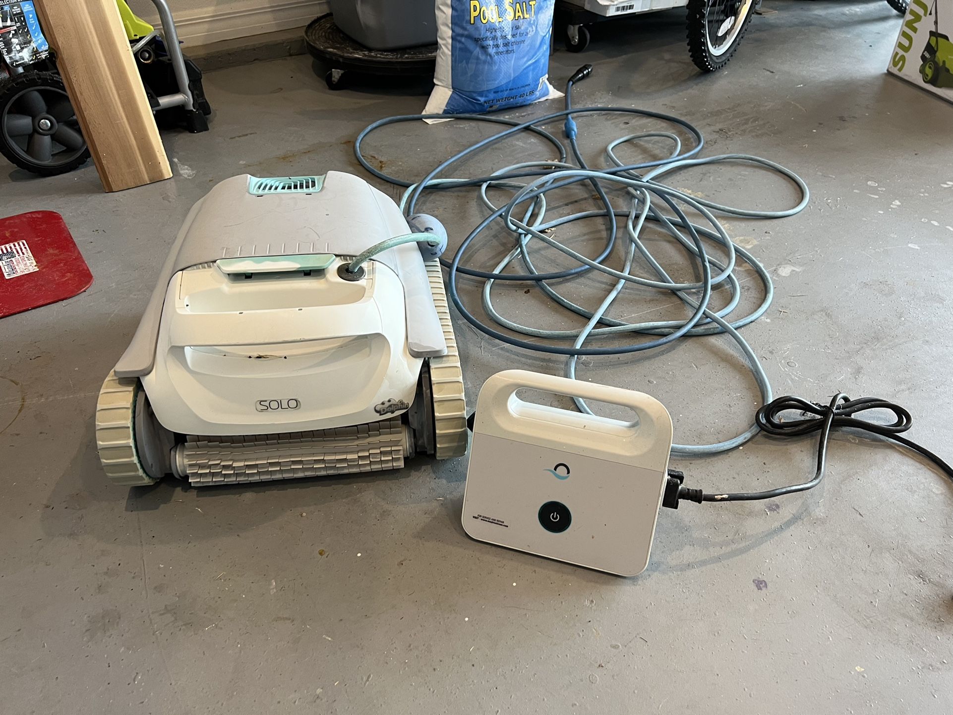 Maytronics Dolphin Solo Robotic Pool Cleaner