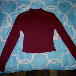 L Maroon Turtleneck