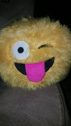 Emoji fluffy pillow 😜