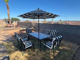 Patio table set with brand new umbrella,can deliver