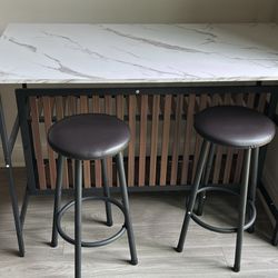 Table +stools 