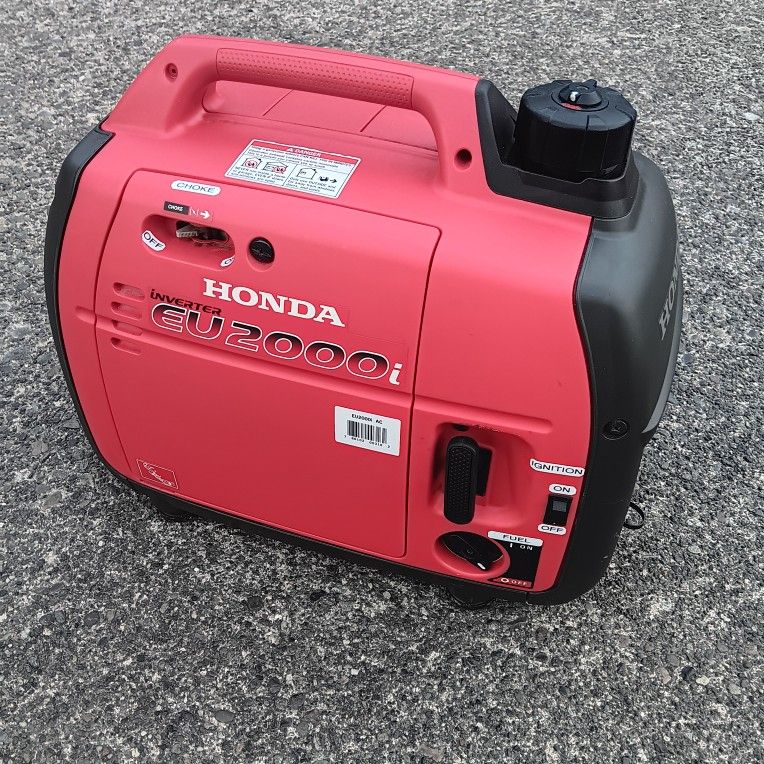 Honda EU2000i Suitcase Inverter Generator Bristol Condition(Please Read Discrption) For Pick Up Fremont Seattle. No Low Ball Offers Please. No Trades