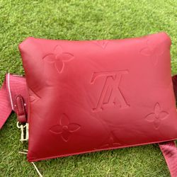 Signature leather bag 