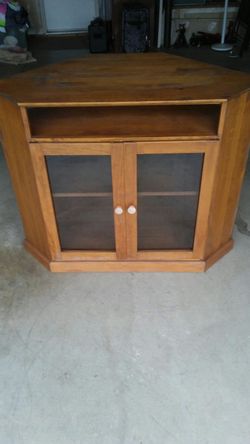 Hutch/ tv stand