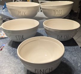 Five-Piece Set Of Nesting Rae Dunn Bowls