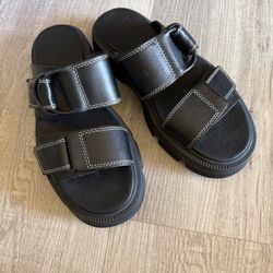 Sorel NEW Sandals with white stitching, buckles, wedge NEW no box size 5.5
