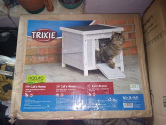 Brand New Trixie Cat House
