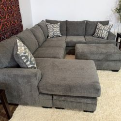 U shape sectional - Delivery available