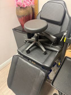 Professional Tattoo -Spa Bed with rolling chair .