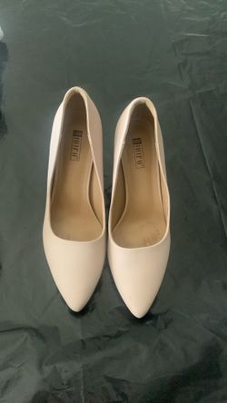 NUDE HEELS