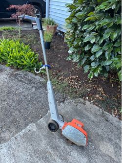 Black & Decker electric lawn edger