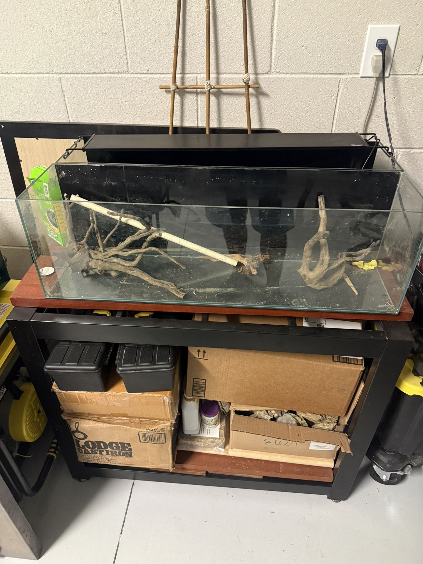 Free Fish Tank With Accessories And Stand I Have A Whole Bunch Of Dragon Stone