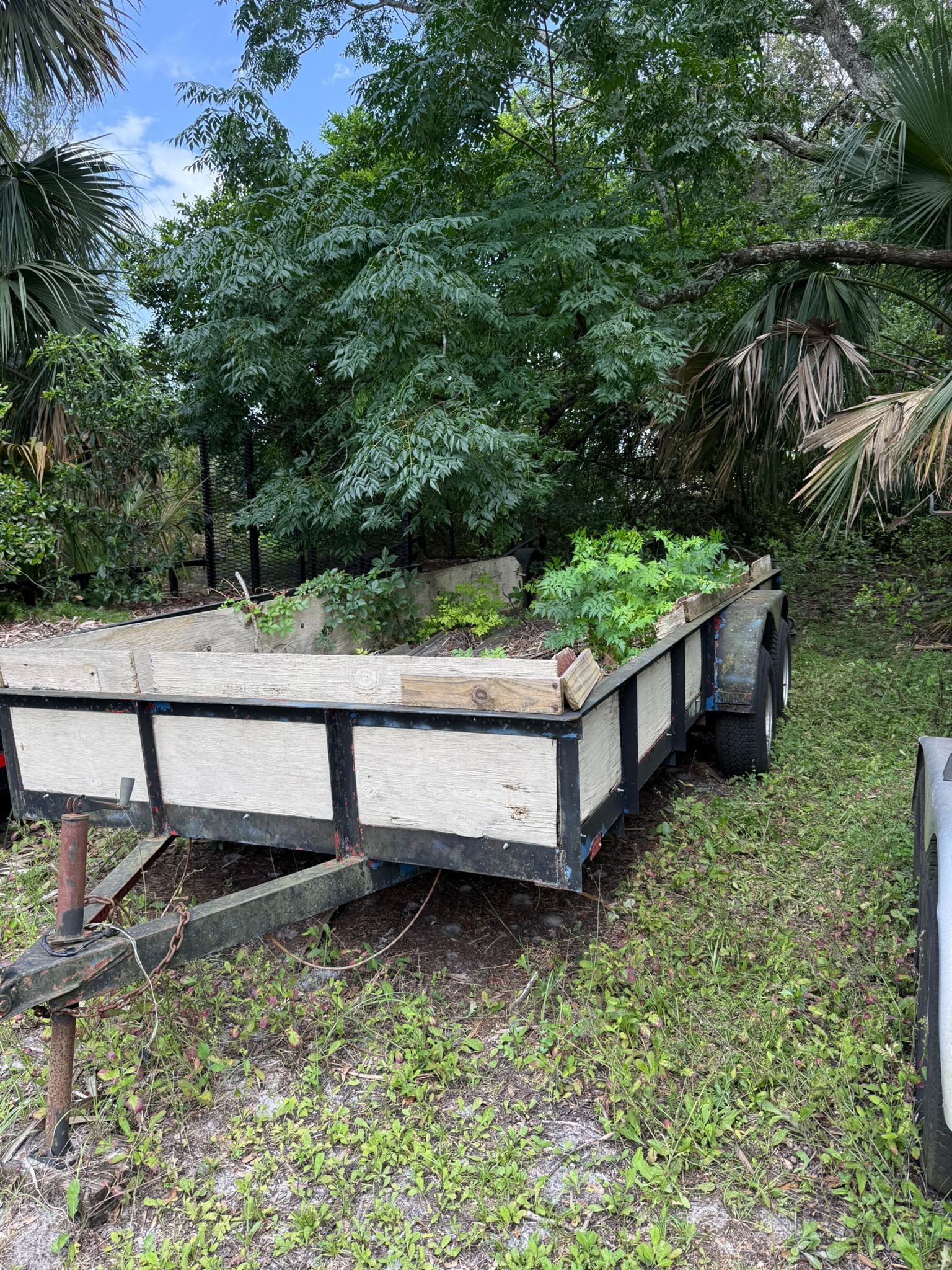 🚜 FOR SALE – Heavy-Duty Utility Trailer – Wood Side Panels