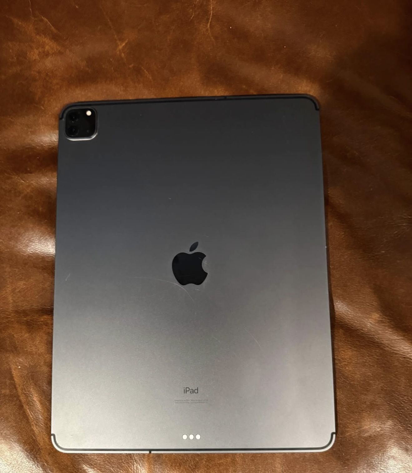 Apple iPad Pro 12.9  Inch  4th Generation  512  GB And Apple 2023 iMac All-in-One Desktop Computer with M3 chip: 8-core CPU, 10-core GPU, 24-inch Reti