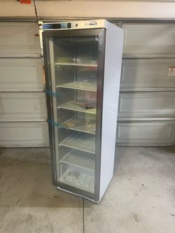 New Koolmore 24 in. 12 cu.ft. Manual Defrost Upright Freezer Glass Door Commercial Reach in White Garage Ready