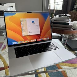 2021 16” MacBook Pro M1 Pro Chip 16GB Ram 512SSD!