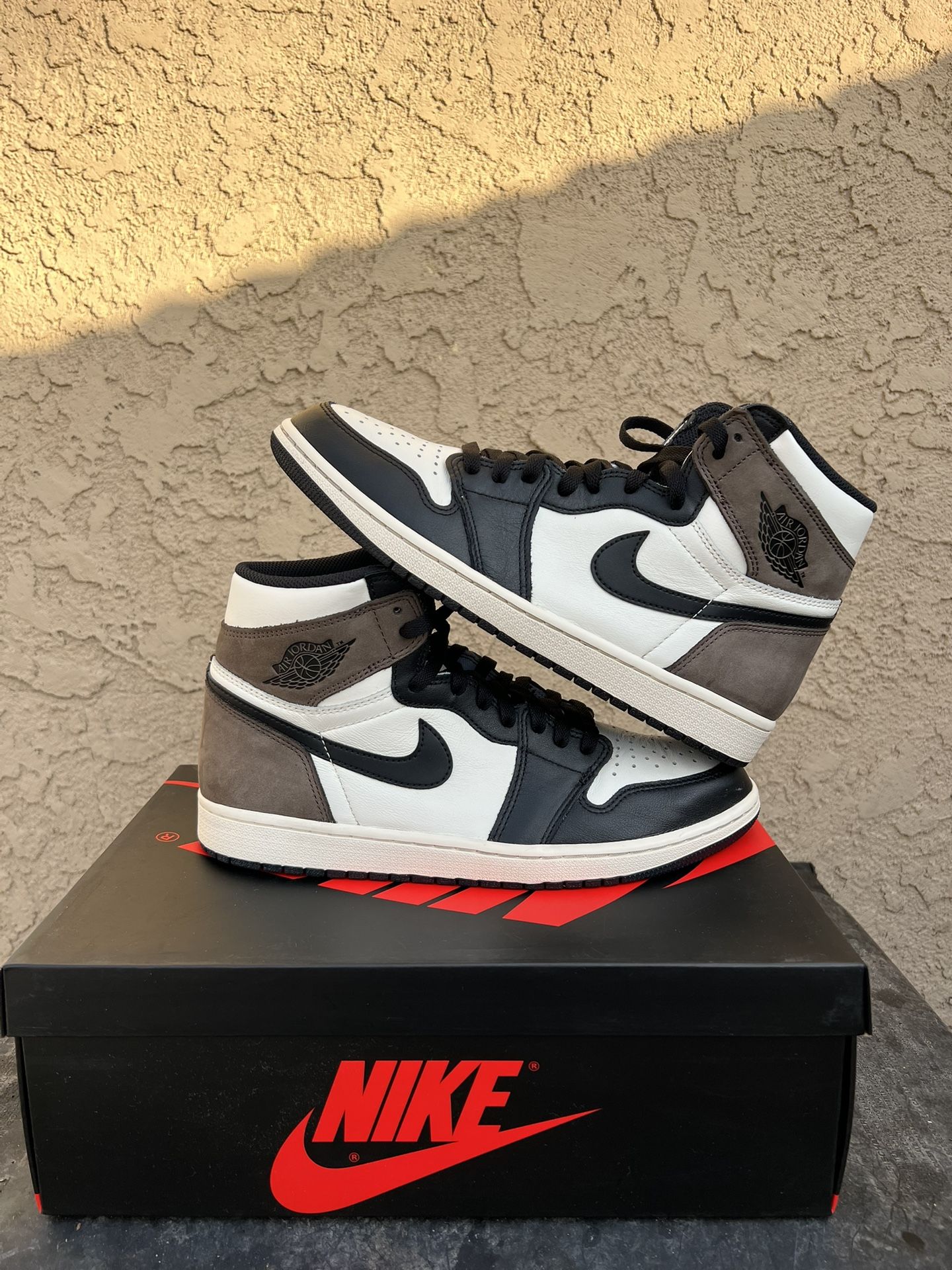 NIKE AIR JORDAN 1 Mocha