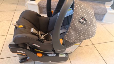 Chicco Car Seat w/base
