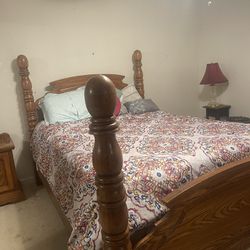 Antique Old Queen, Size Bed