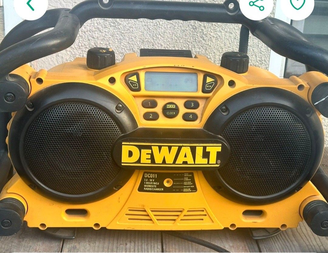 Dewalt DC011 Yellow AM FM Worksite Radio