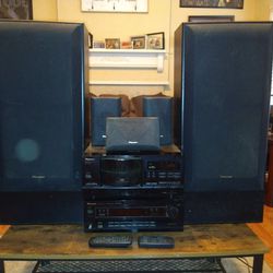 Pioneer Stereo System 