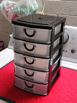 Small Plastic Drawer In Organizers In Storage Containers In Great Condition