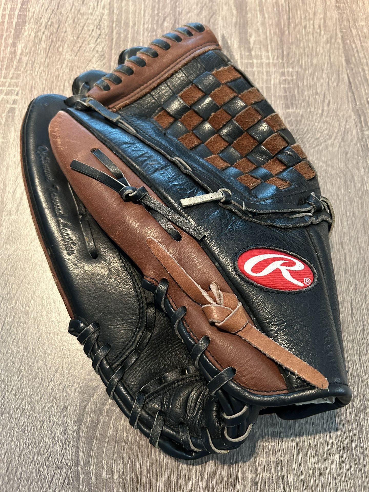 Rawlings Renegade Series RS1308 Black/Brown Basket Weave Baseball Glove LHT