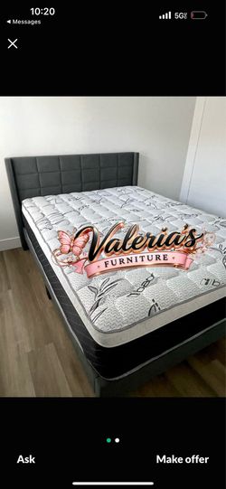 New queen bed with mattress