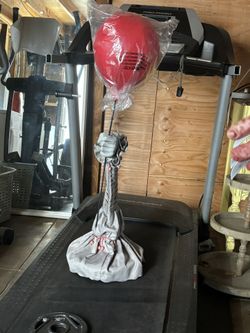 2019 PENNYWISE MOVING HAND ANIMATRONIC