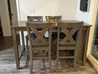 Dining Table + 4 Chairs – Normal Condition!