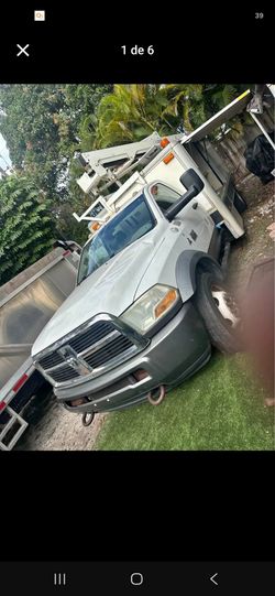 Dodge ram buket truck