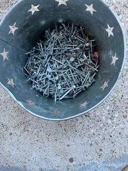 4 pounds of nails