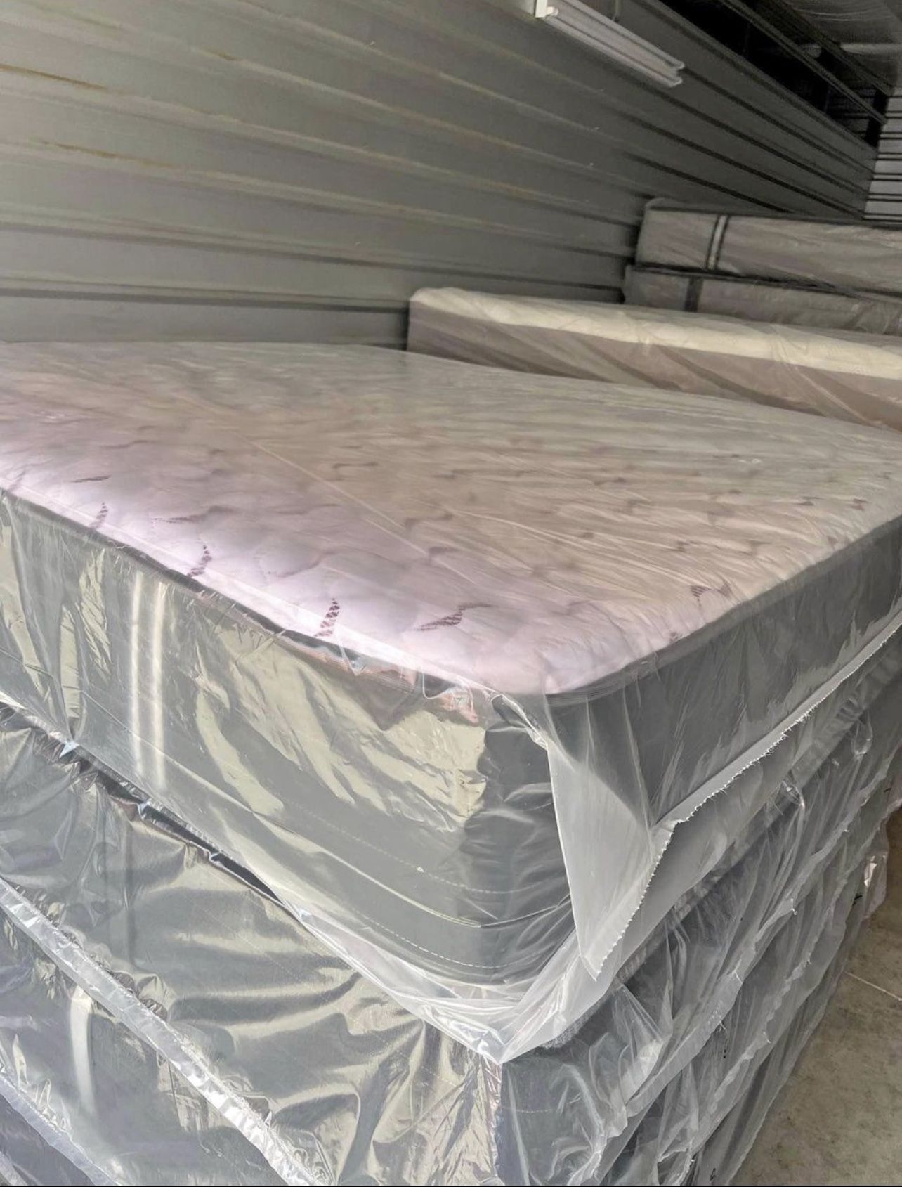 Free Delivery - New Queen Size Mattress And Boxspring Included To Pay At Home