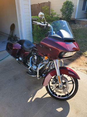 Photo 2015 Harley (Road Glide) 15k