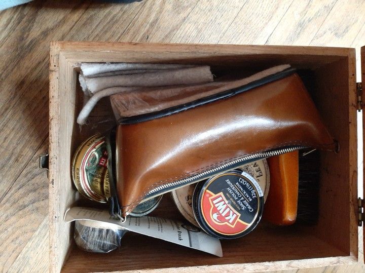 Shoe Polishing Kit