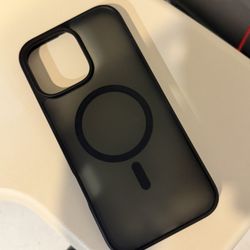 Lightly Used Matte Black iPhone 16 Pro Max MagSafe Case – Sleek & Slim Fit