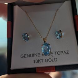 10k Yellow Gold Blue Topaz Necklace & Earrings Set 