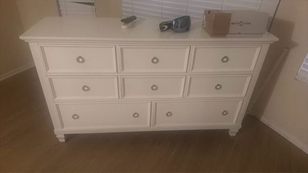 Dresser