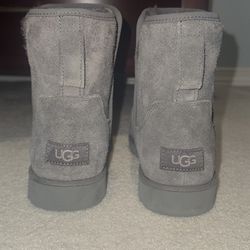 Gray Ugg boots Size 8 Women’s