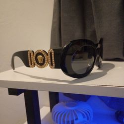 Madusa Biggie Oval Black Versace Sunglasses 