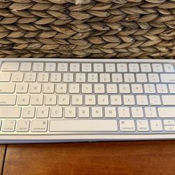 Apple Magic Keyboard