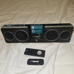  Logitech Pure-Fi Anywhere 2 Portable Speaker - Complete Set