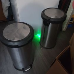 Kitchen Trash Cans. 