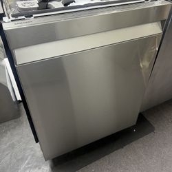 Samsung Dishwasher 24”