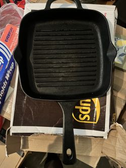 Cast Iron: Square ridged grill pan
